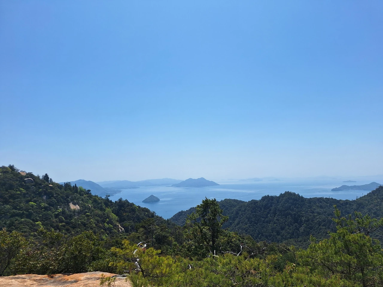 宮島から瀬戸内海を見下ろした景色